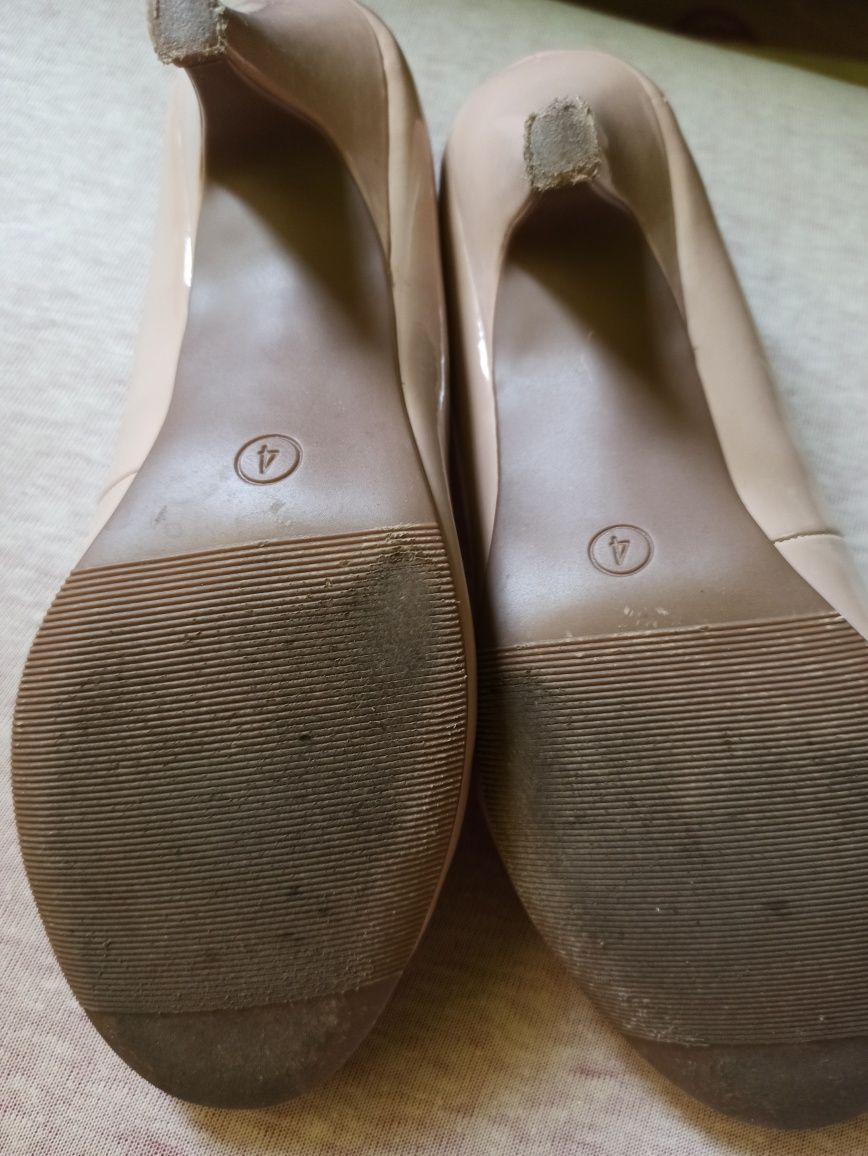 Buty szpilki beżowe
