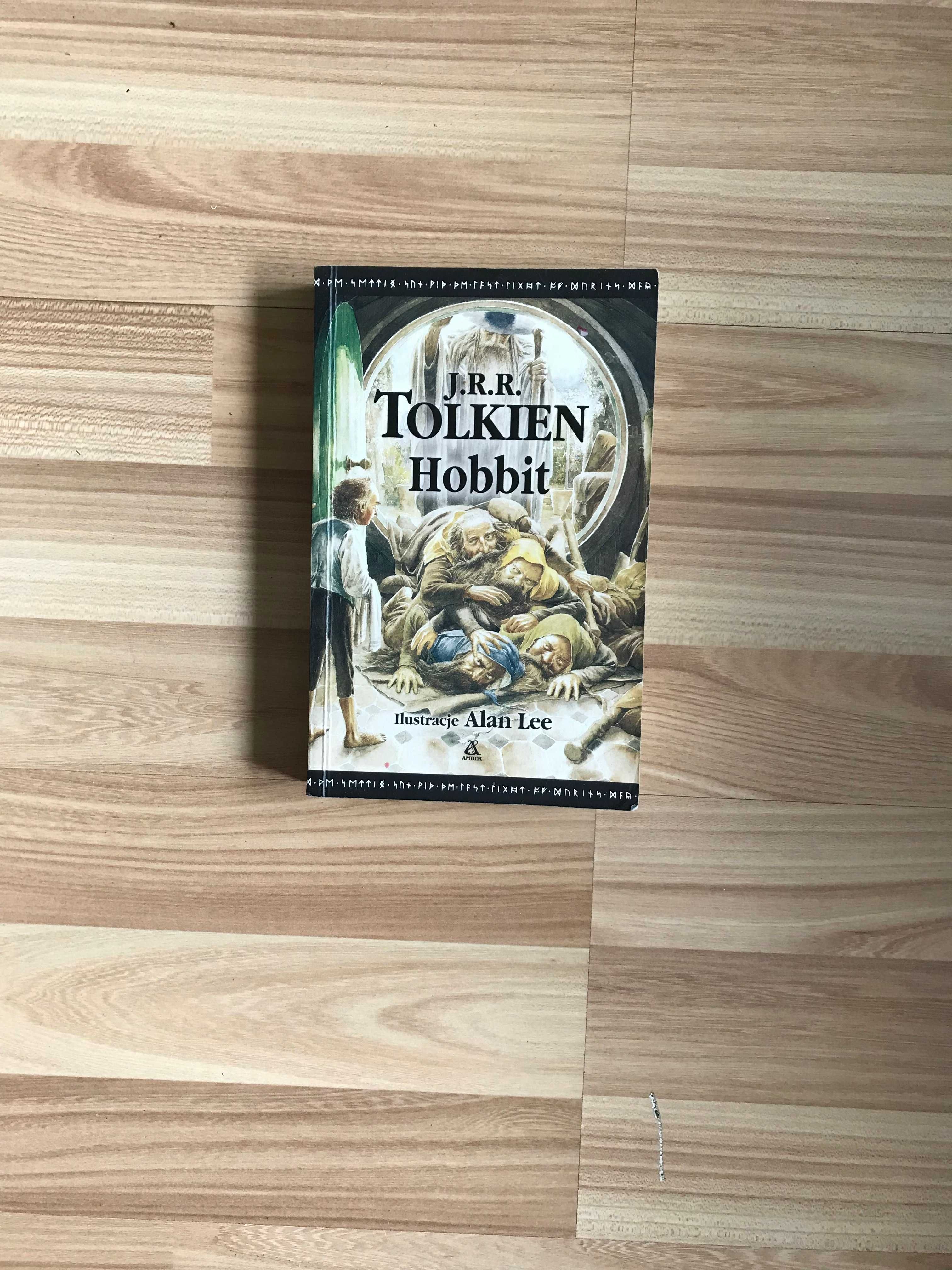 Hobbit Tolkien Amber wydanie z czarnym pasem ilustrowane 2012 miękka