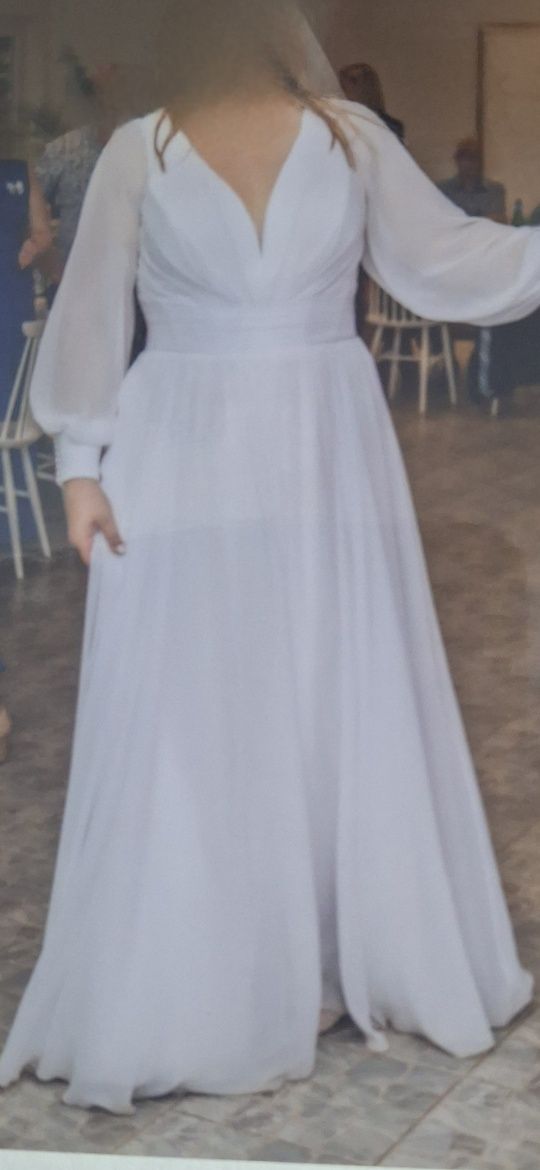 Suknia ślubna śnieżna biel