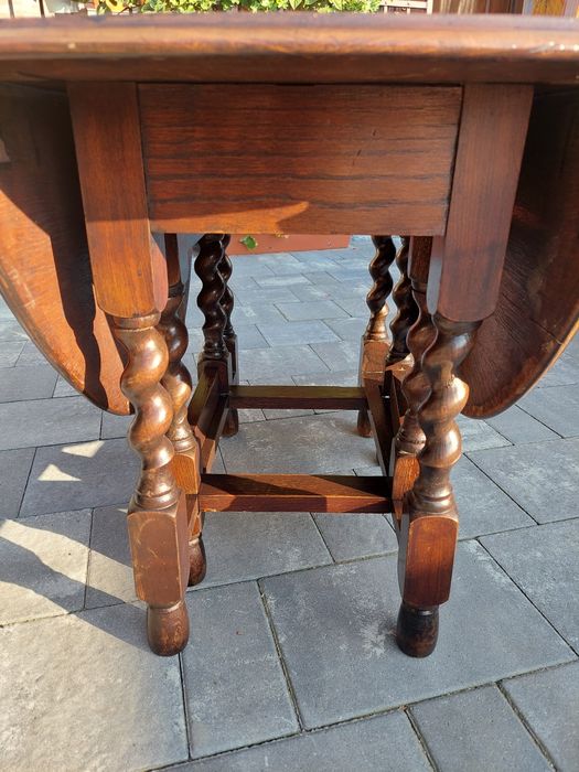 Drewniany stolik kawowy