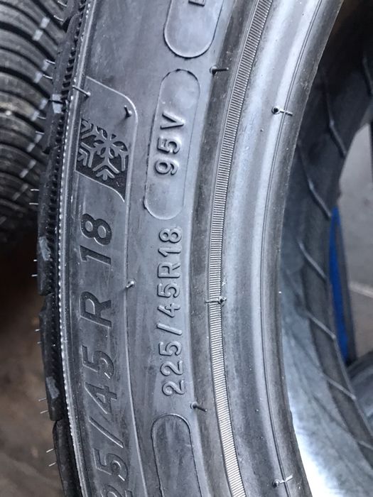 245/40/18+225/45/18 R18 Michelin Pilot Alpin 5 4шт зима