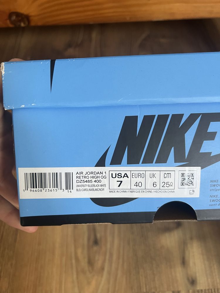 Nike Air Jordan 1 Retro High OG UNC Toe