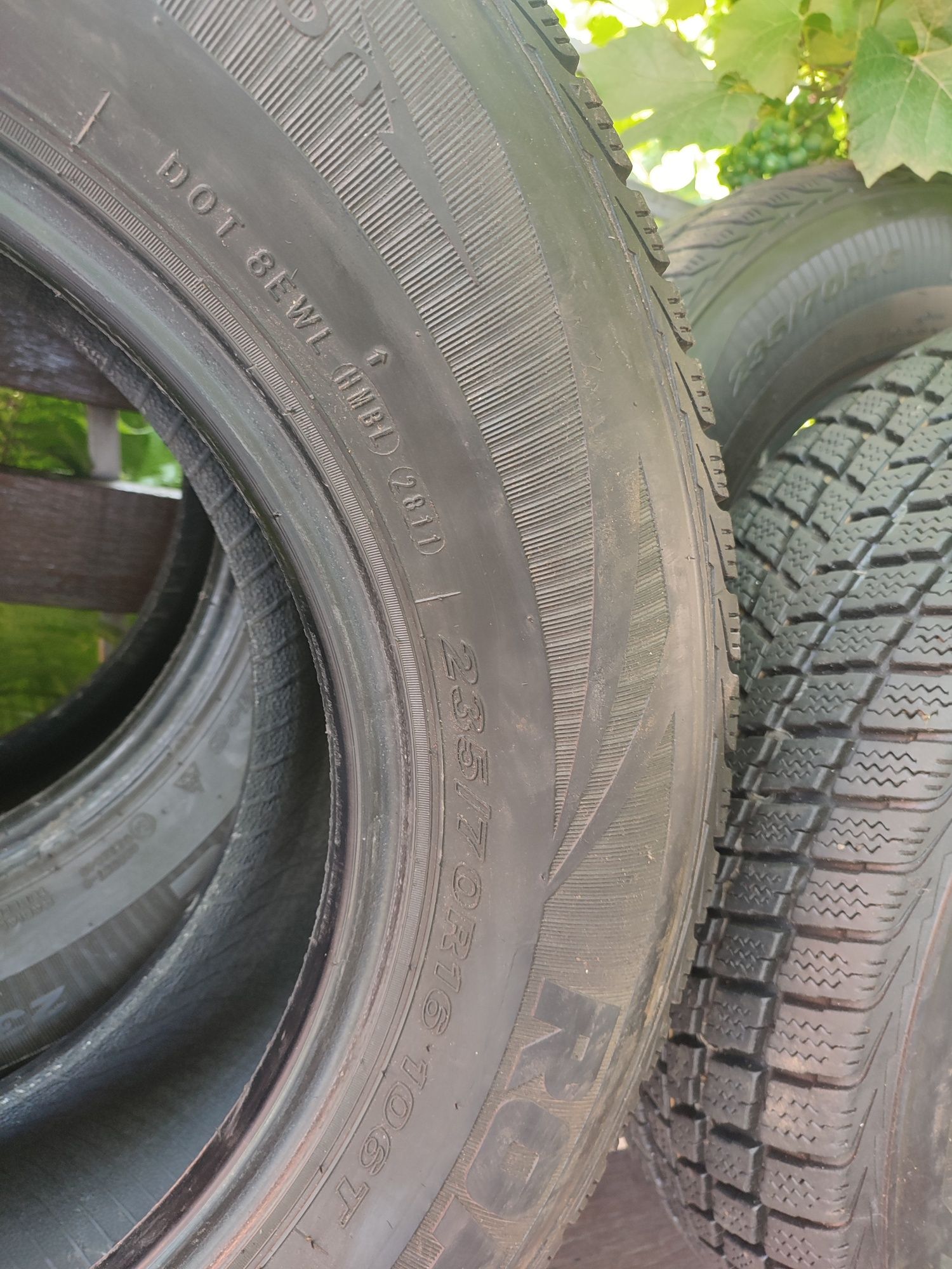 Автошина Roadstone 235/70/R16 зимова