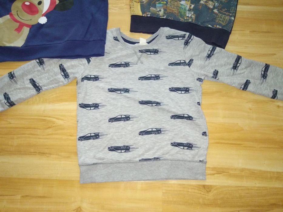 Zestaw trzech bluz chłopięcych rozmiar 134/140 (cena za całość)