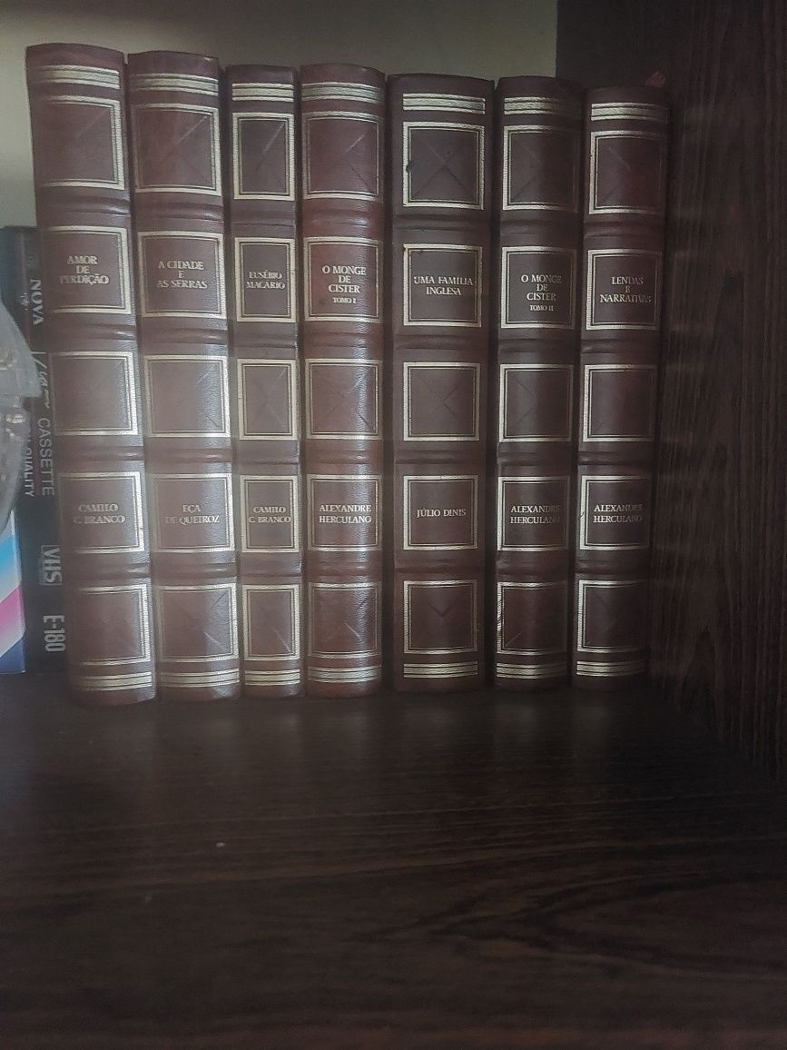 Coleções de livros antigos