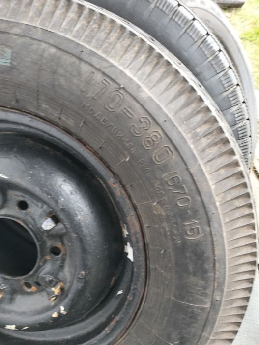 Sprzedam oś i opony z felgami do syreny lub do Warszawy