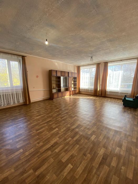 Унікальна 3к.кв. з великим підвалом, льохом та гаражем. Сертифікат.