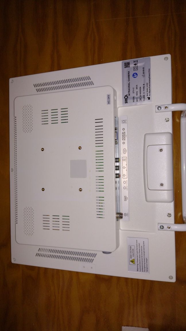 LCD 17 Multimedia Monitor