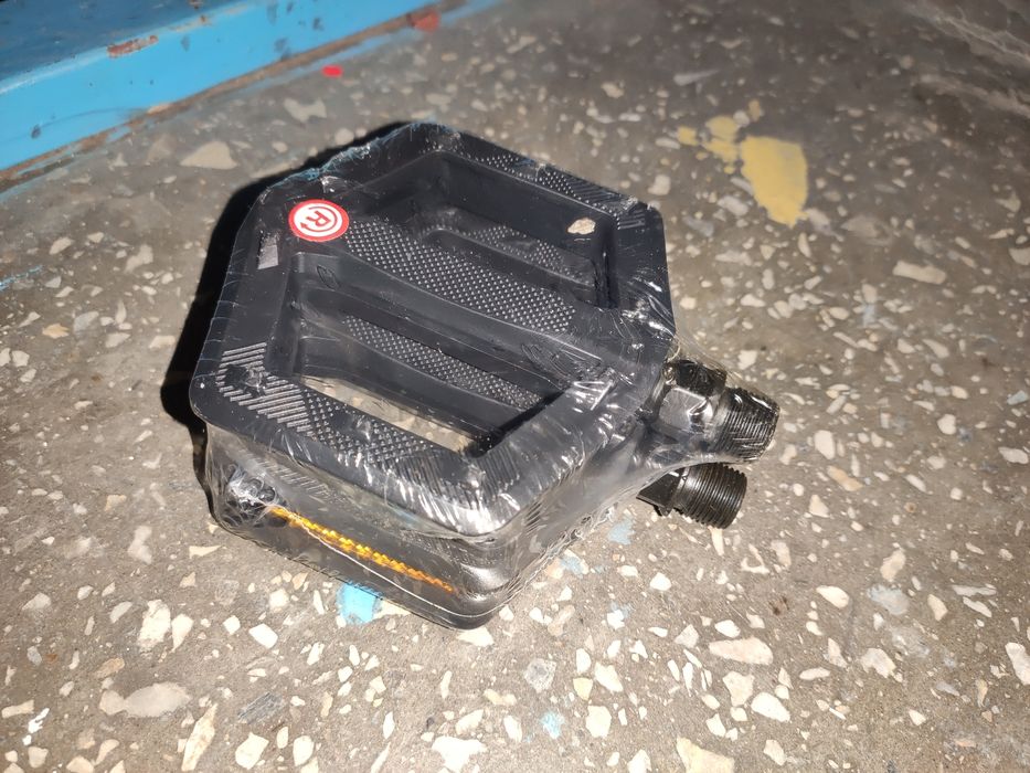 Обід заспицований з втулкою, педалі від Crosser.