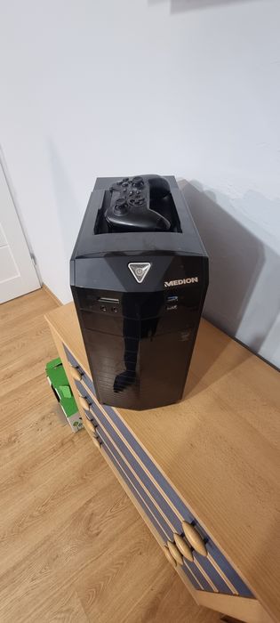Sprzedam Komputer MEDION