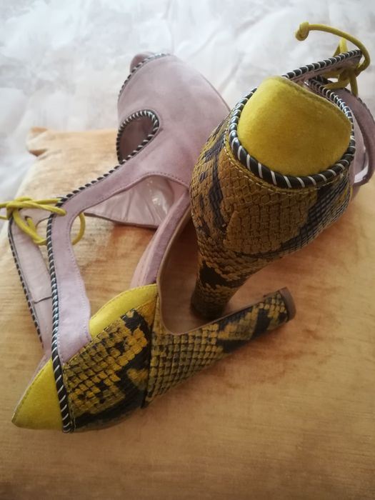 Sandalias da marca ANGARI