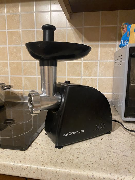 Електромʼясорубка Grunhelm