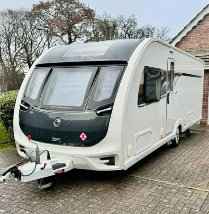 Caravana 2018  em bom estado