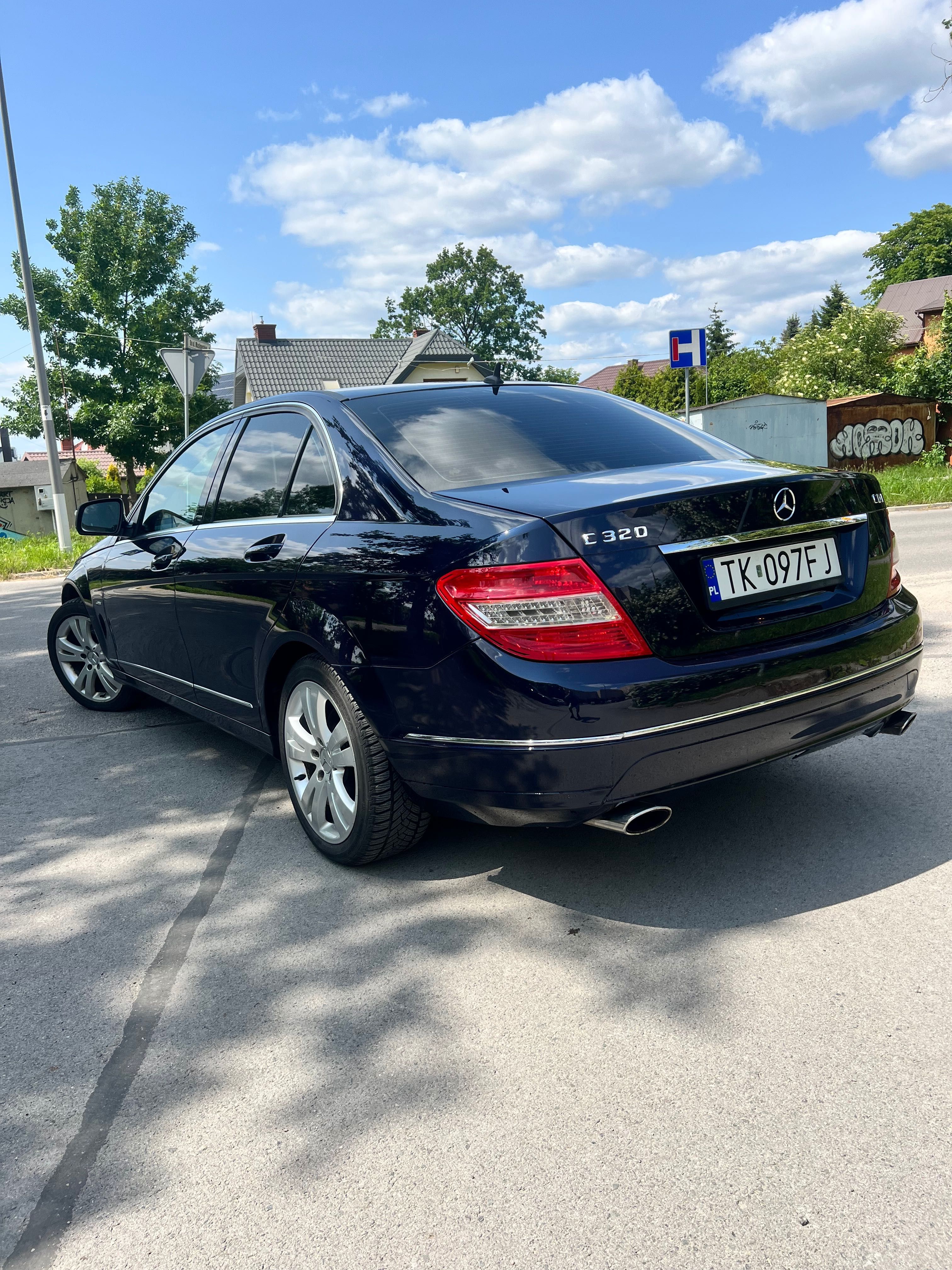 Mercedes C_Klasa_Avangarde_Automat_Bezwypadek_NiskiPrzebieg2Wlasciciel