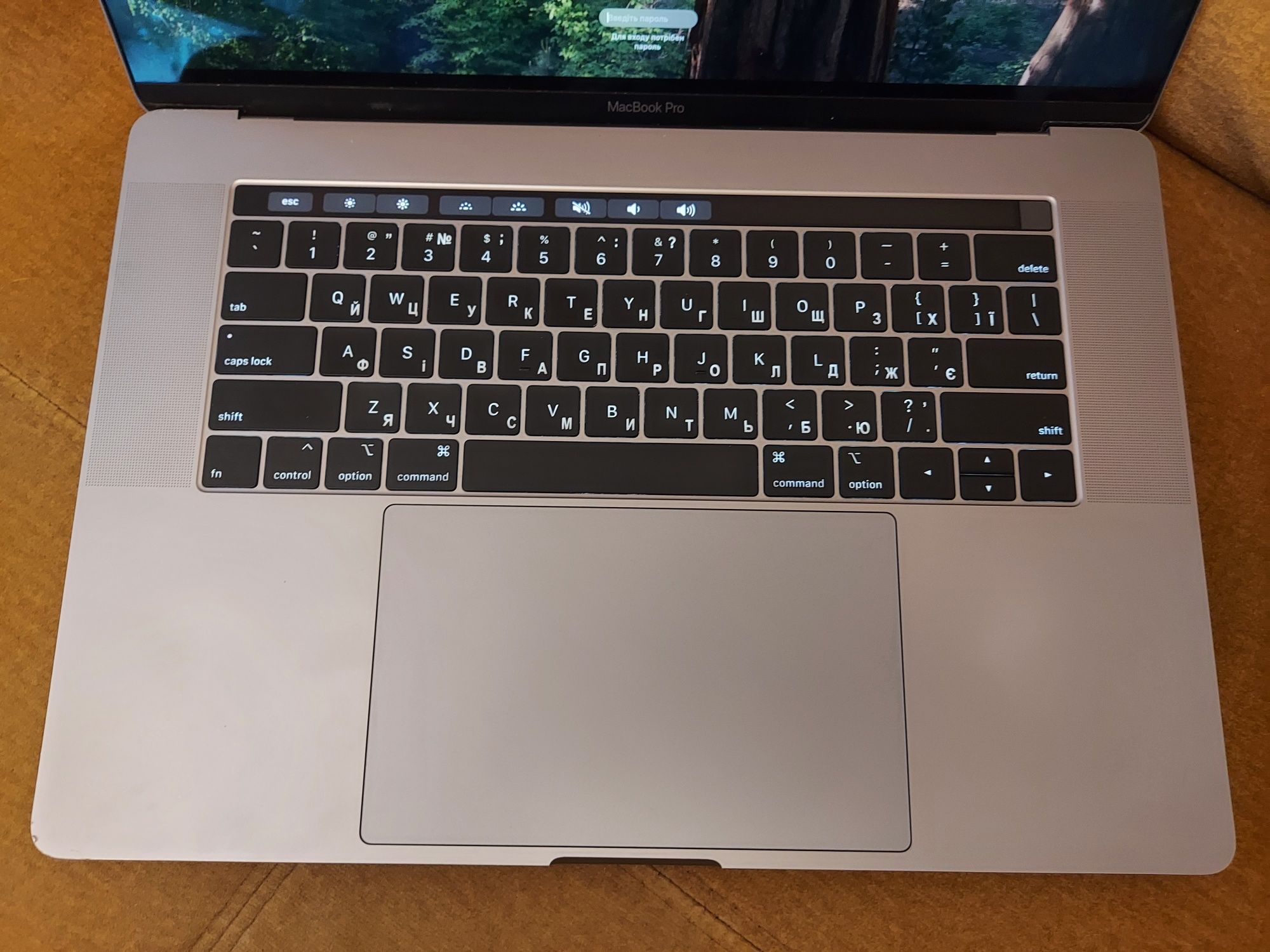 Macbook Pro 15, 2019, i9, 16/512, Radeon, Retina