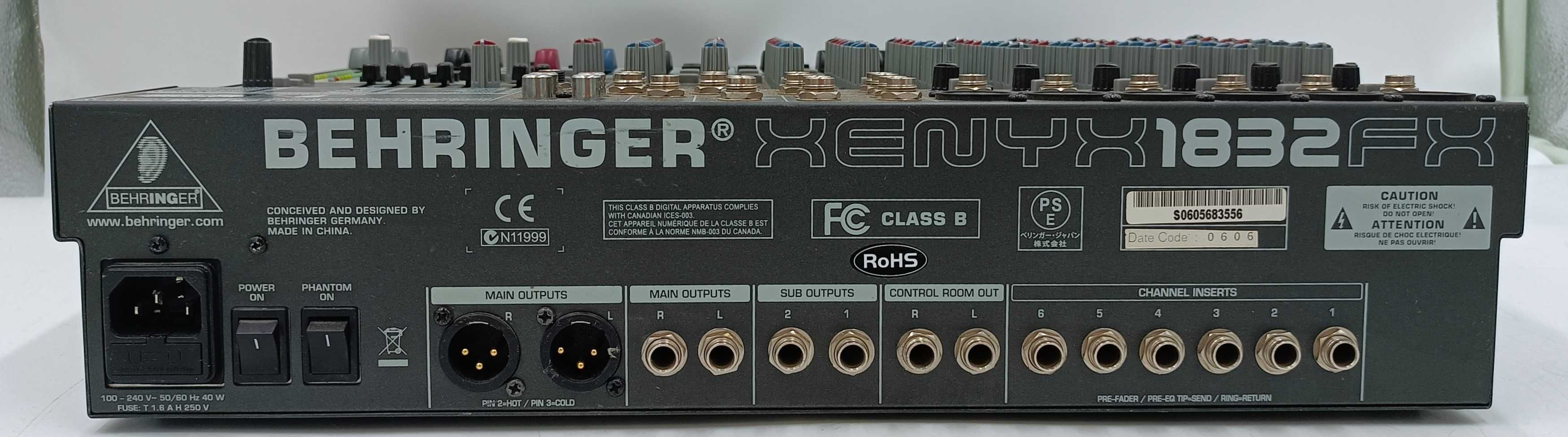 Mikser Behringer XENYX 1832 FX Na części / do naprawy OPIS