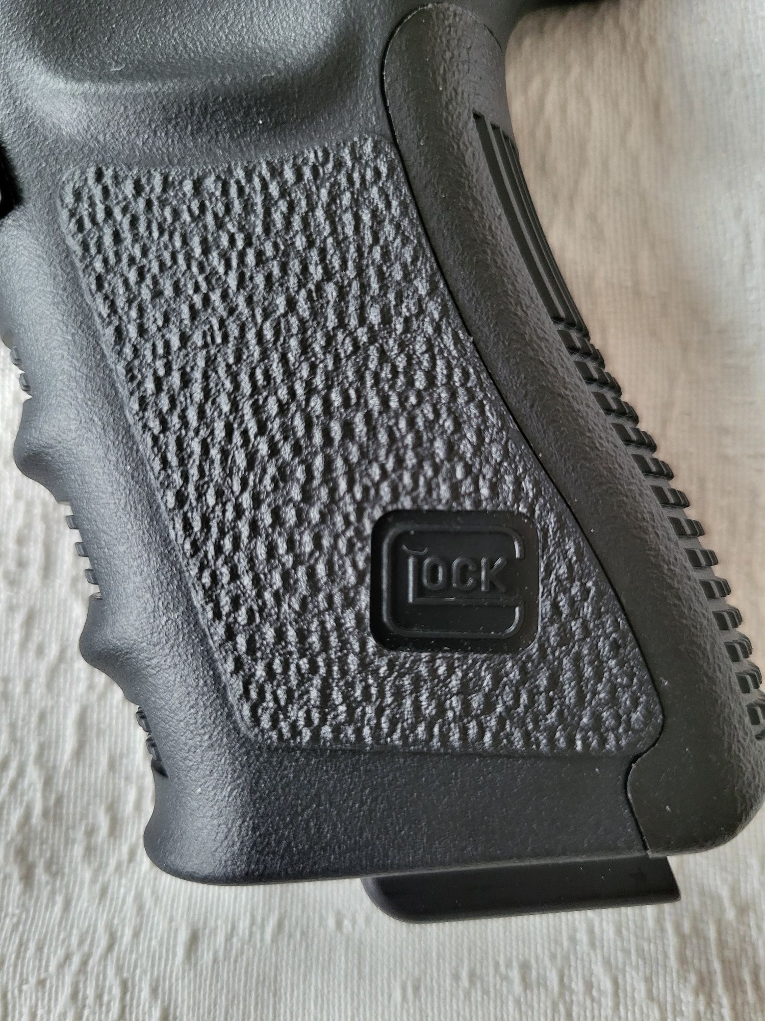 Pistola Glock 19 réplica Umarex CO2 com mala