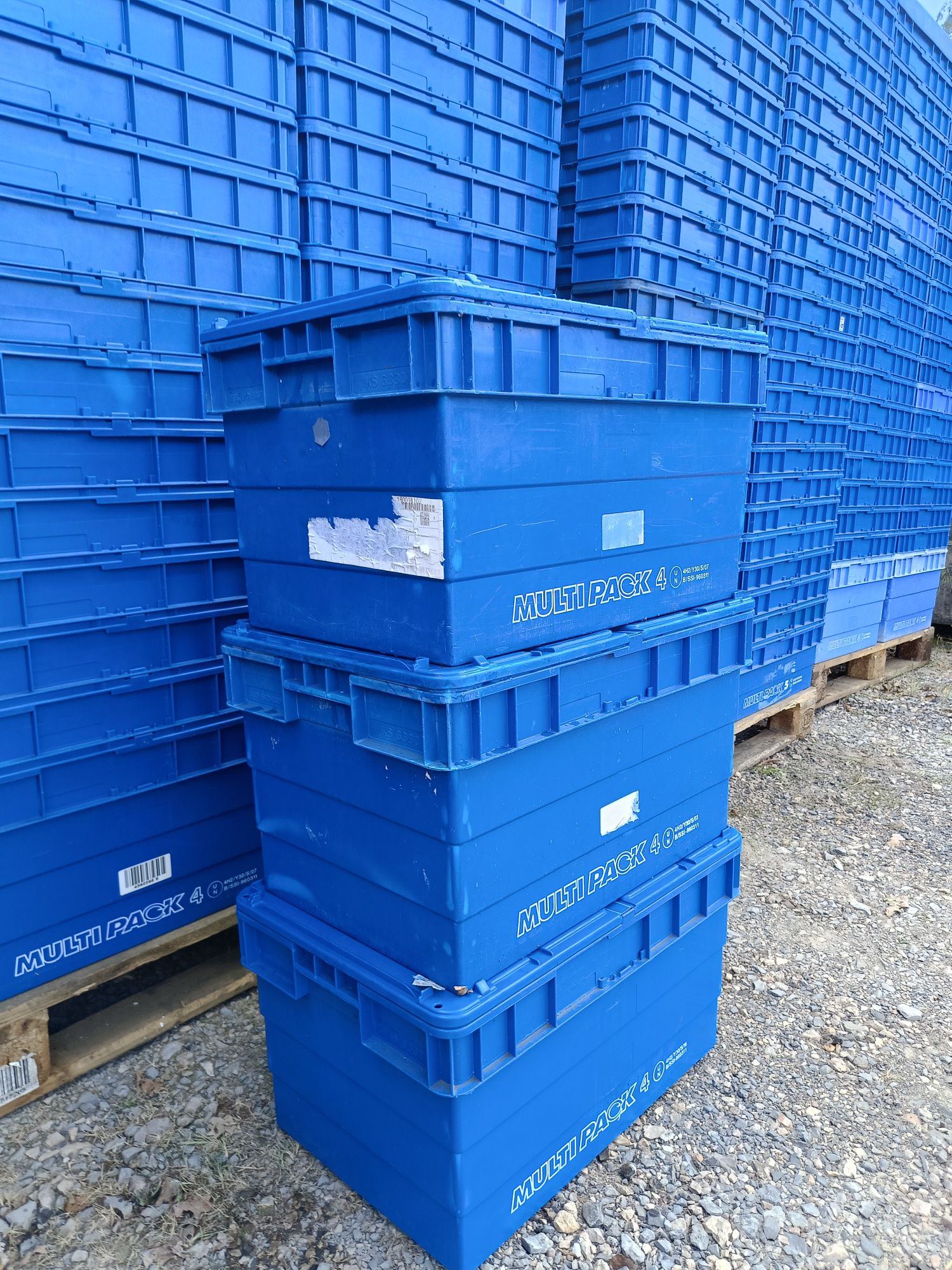 600x400x330 skrzynki plastikowe pojemniki magazynowe zamykane pokrywa