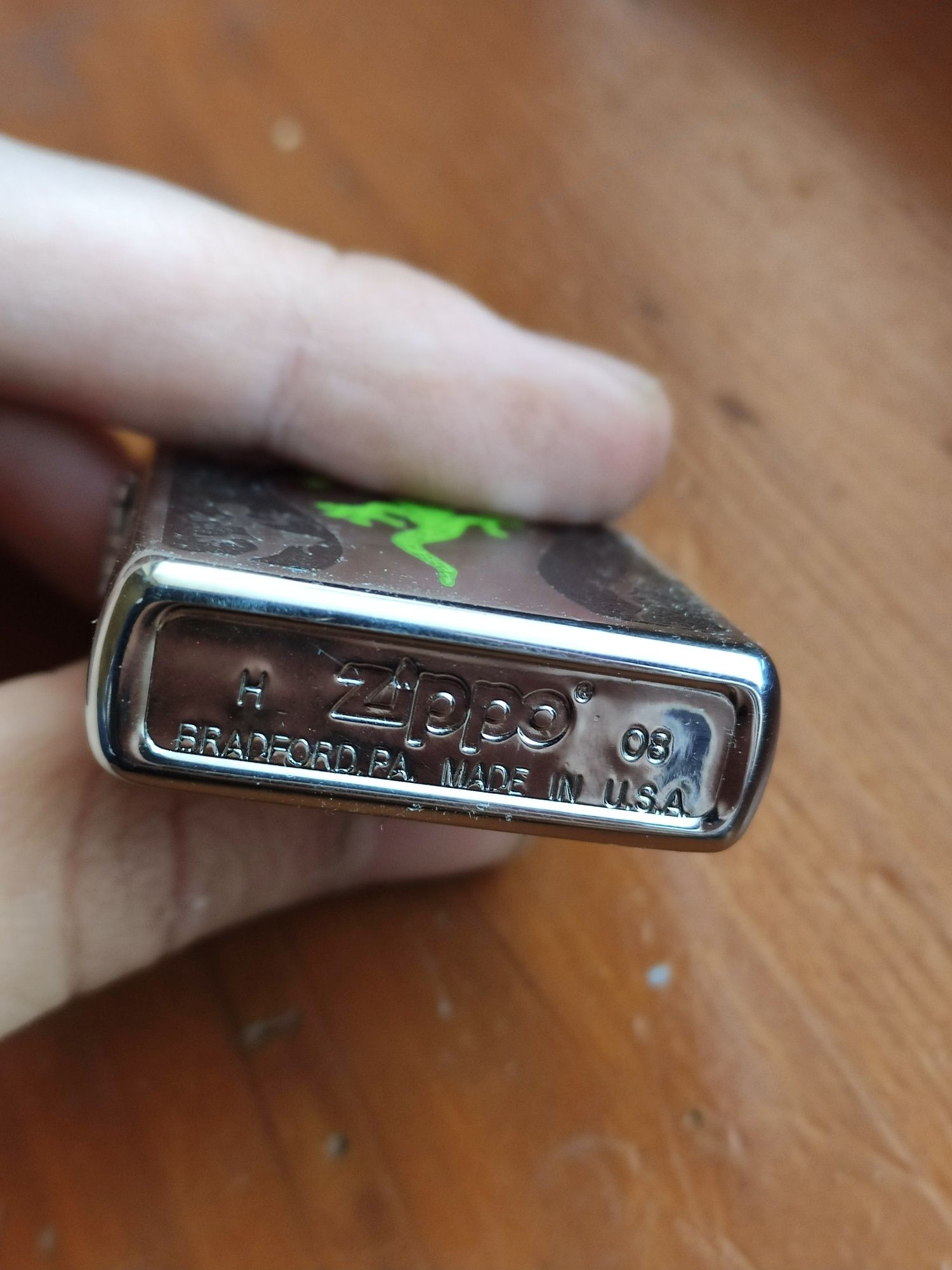 Зажигалка с ящерицей Zippo