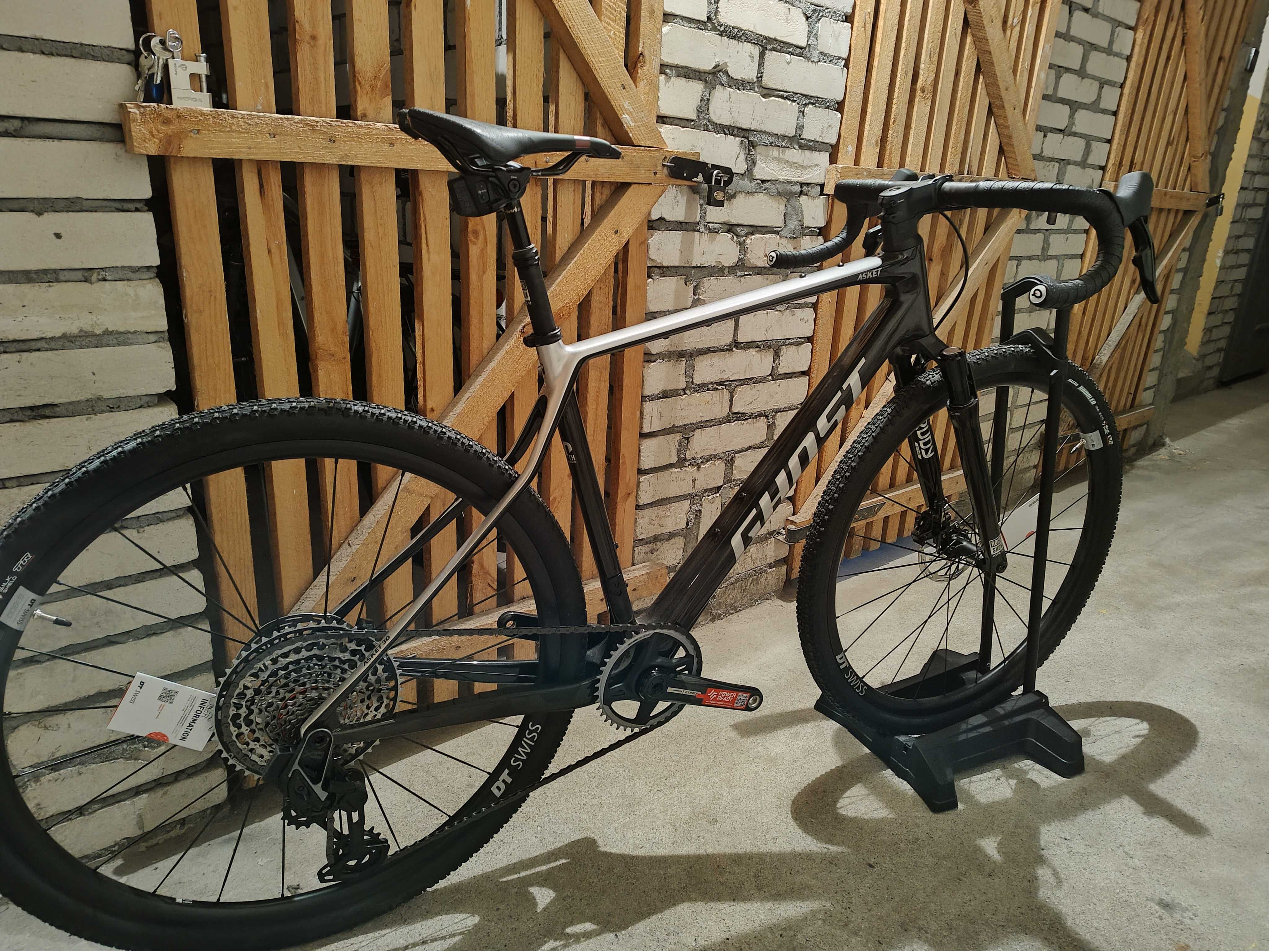Gravel Ghost Asket Cf 30 Carbon AXS Rudy 261 km przebiegu