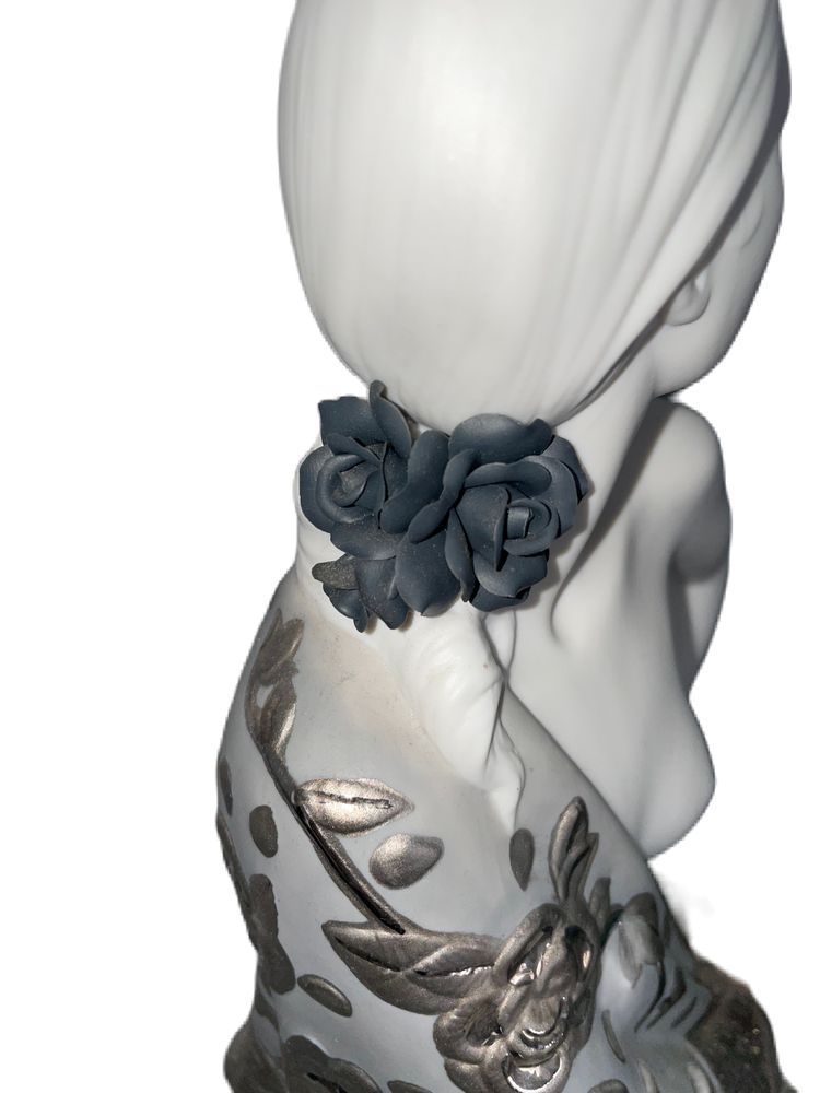 Escultura porcelana Lladró Mulher nua com xale com prata