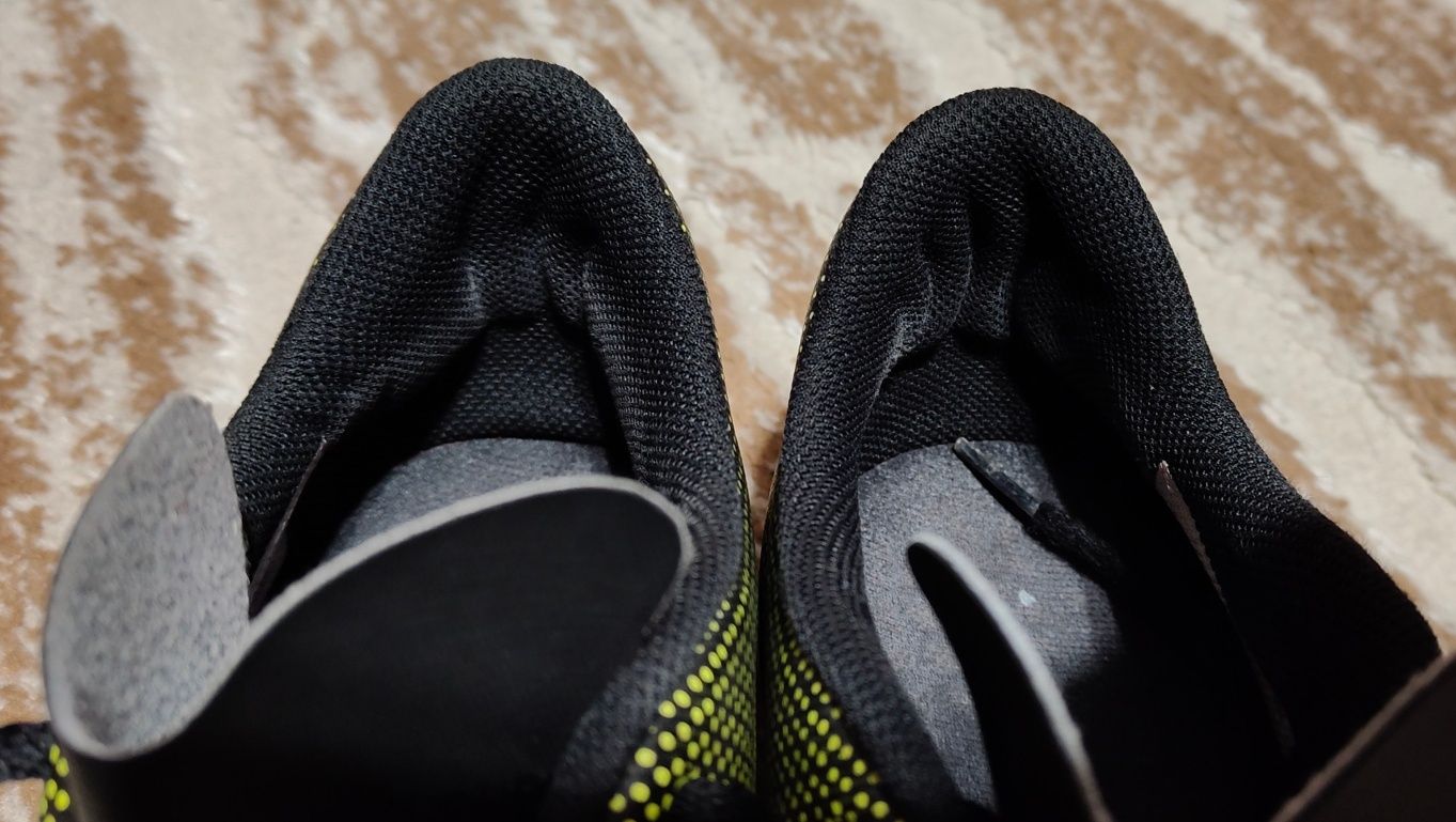 Buty do piłki nożnej, korki Nike r.38,5