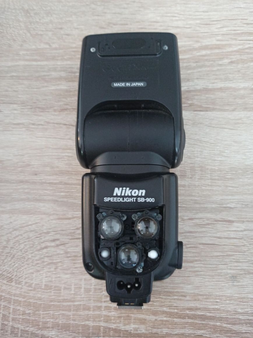 Lampa błyskowa Nikon SB-900