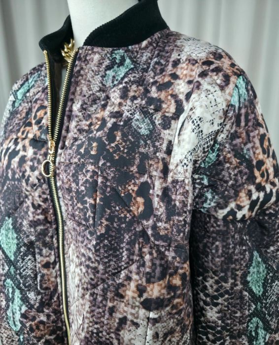 Kurtka bomberka pikowana wężowa czekoladowa L/XL