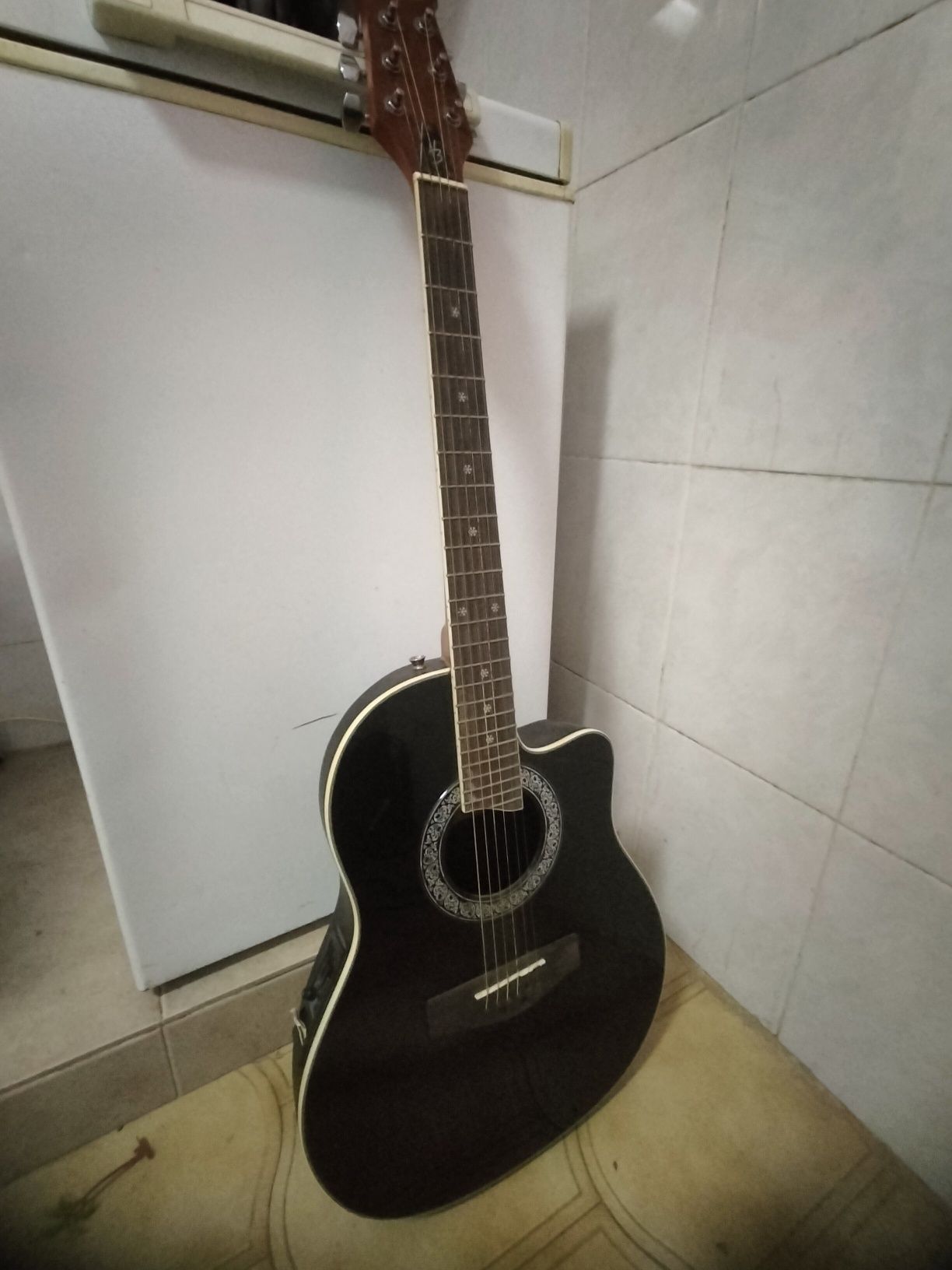 Guitarra Harley Benton HBO - 600BK