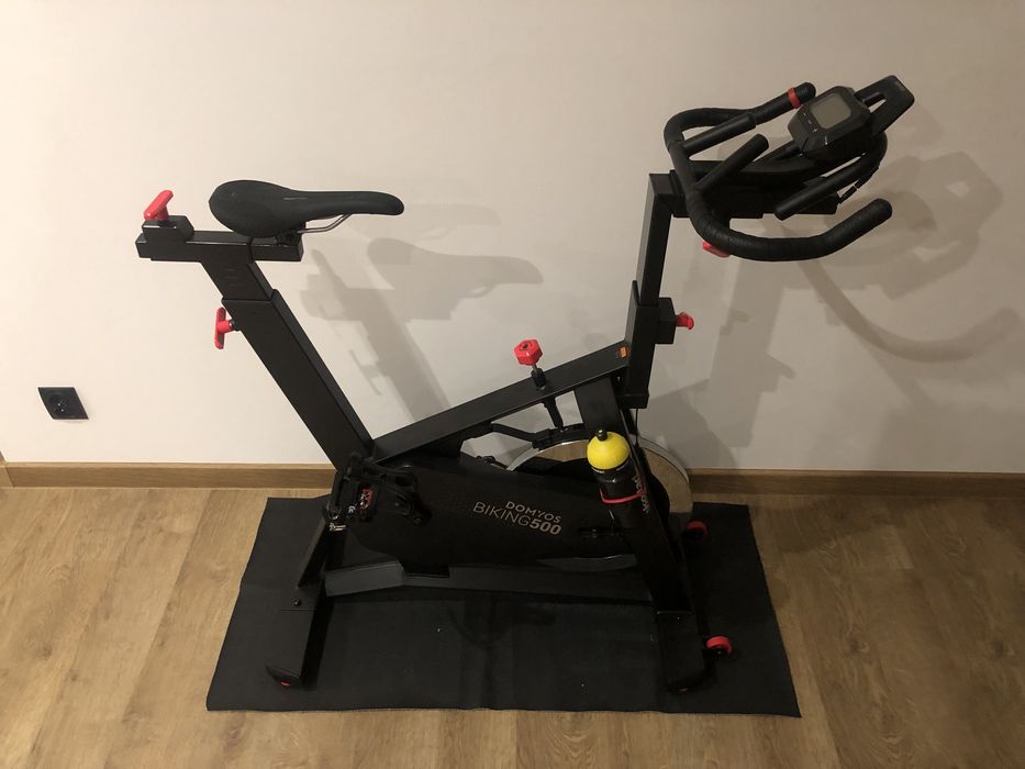 Rower stacjonarny marki DOMYOS BIKING 500