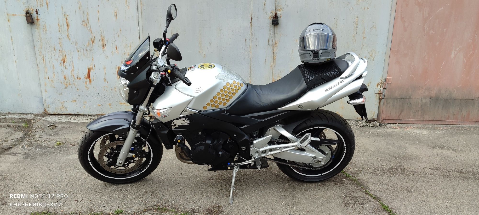 Продам Suzuki GSR 400