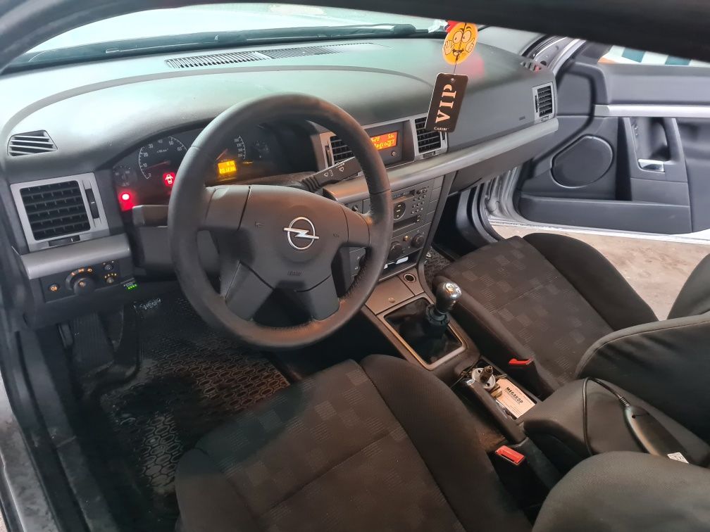 Opel Vectra 1.6 bez rdzy, roczny LPG, salon Polska, niski przebieg, kl