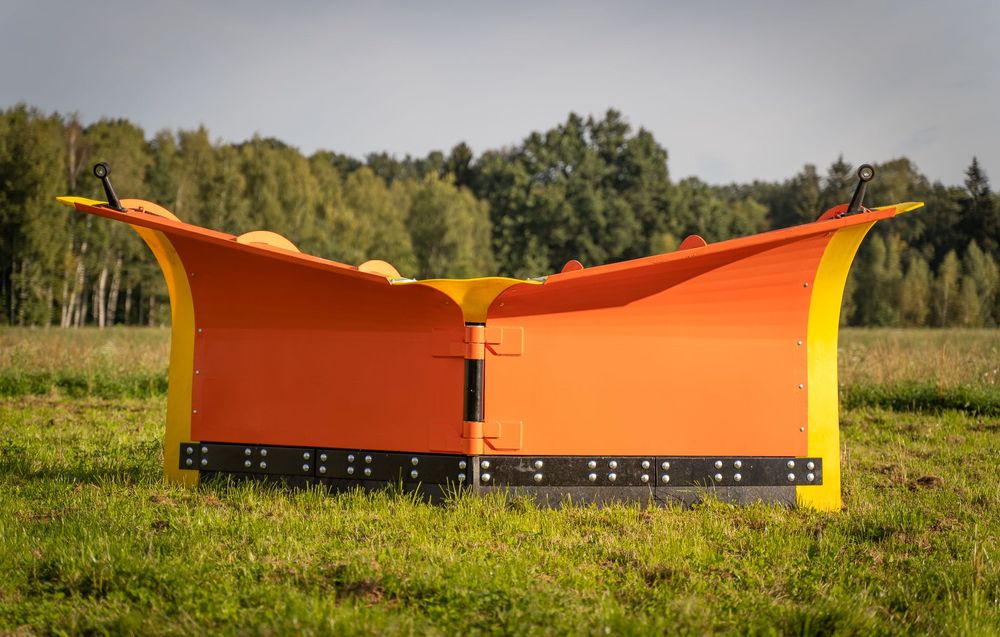 Pług śnieżny strzałkowy model 2 do ciągników, ładowarek nowy