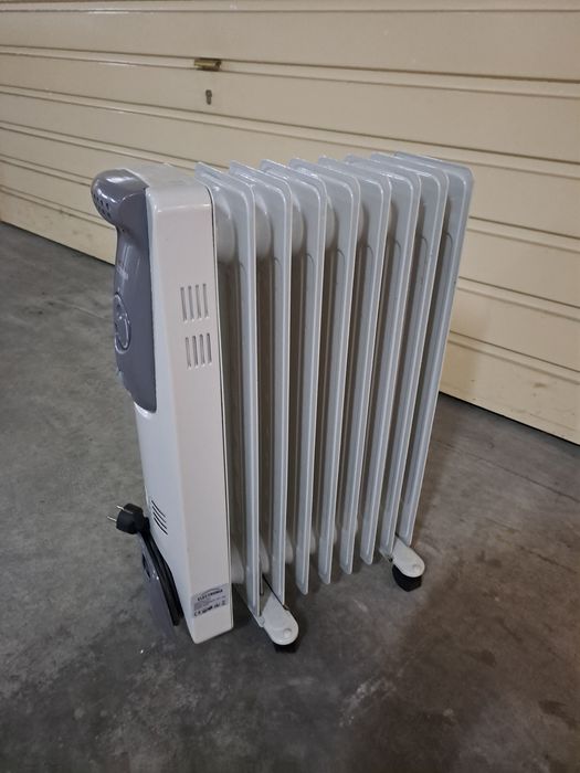 Aquecedor a óleo 2000w
Entrego em mão na zonda de Gualtar.
Não faço en