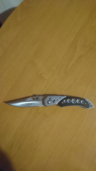 Nóż sprężynowy celtycki.