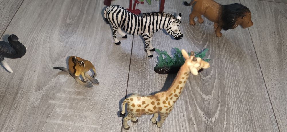 Zwierzęta dzikie Safari figurki