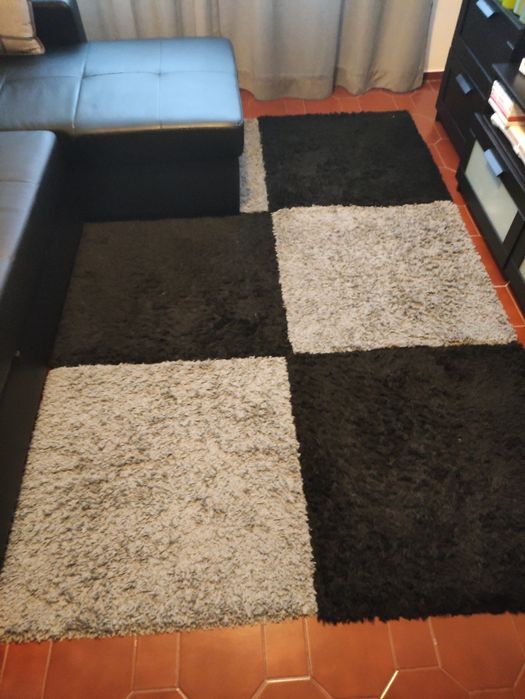 Tapetes 80 x 80 cm cinza e pretos