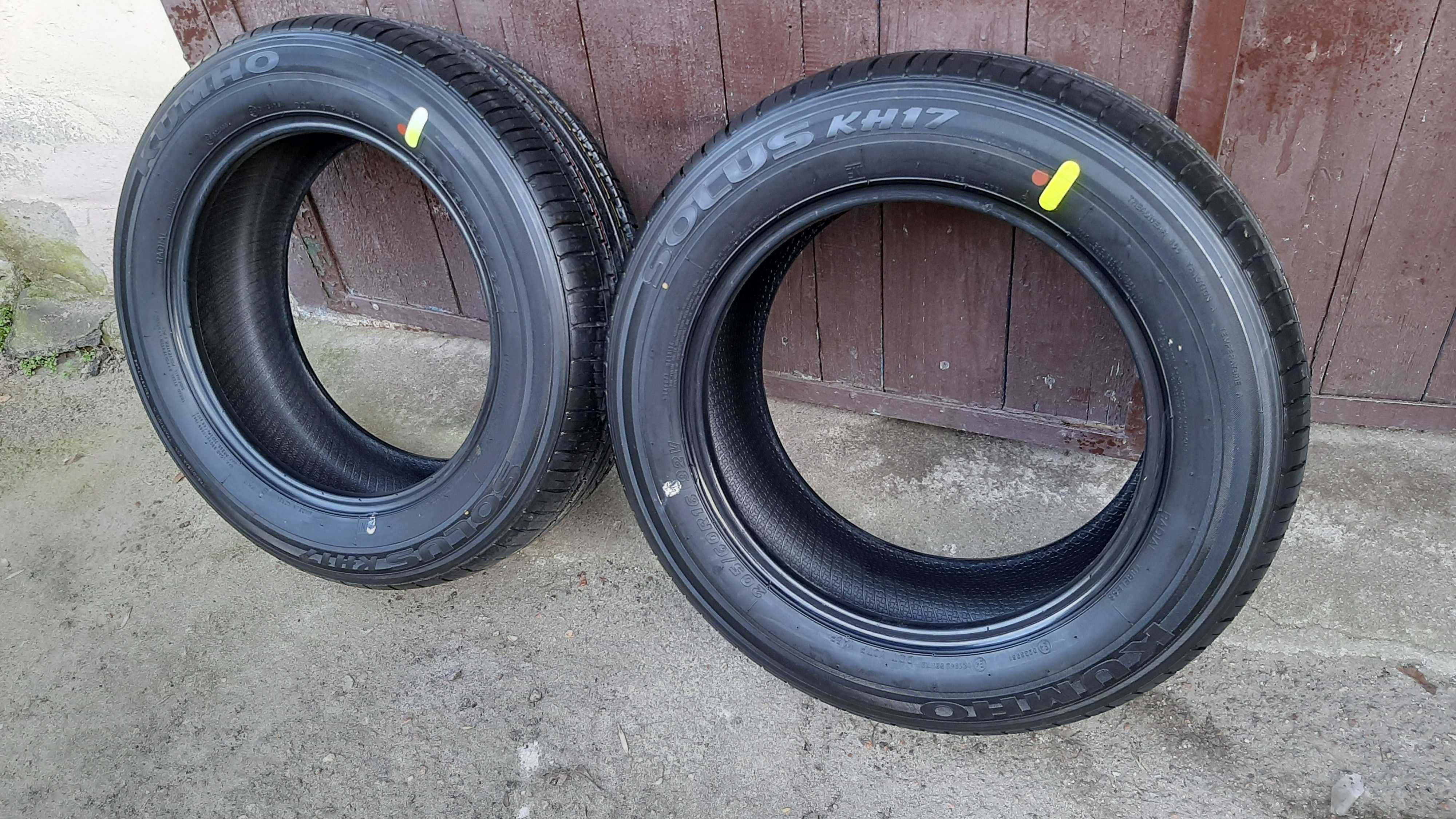 Резина 205/60 R16 Kumho Solus KH17 нова 2 шт