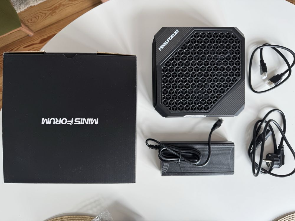 Minisforum HX99G minipc idealny do pracy gier i emulacji