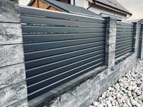 Nowoczesne sztachetowe przęsło palisadowe 2x1,2 m, Palisada 3D, montaż