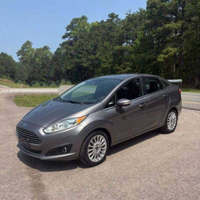 Ford Fiesta Titanium      2014