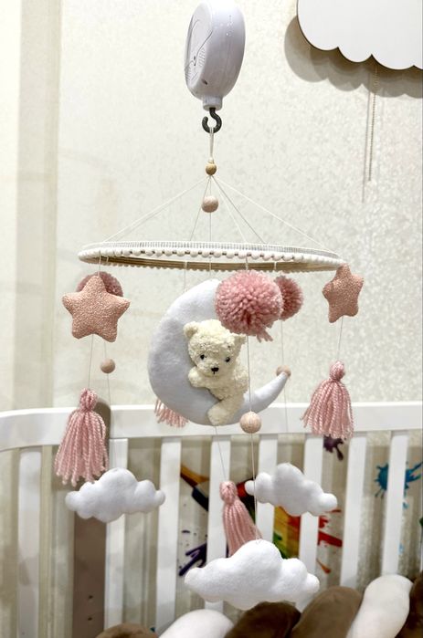 Мобиль на детскую кроватку