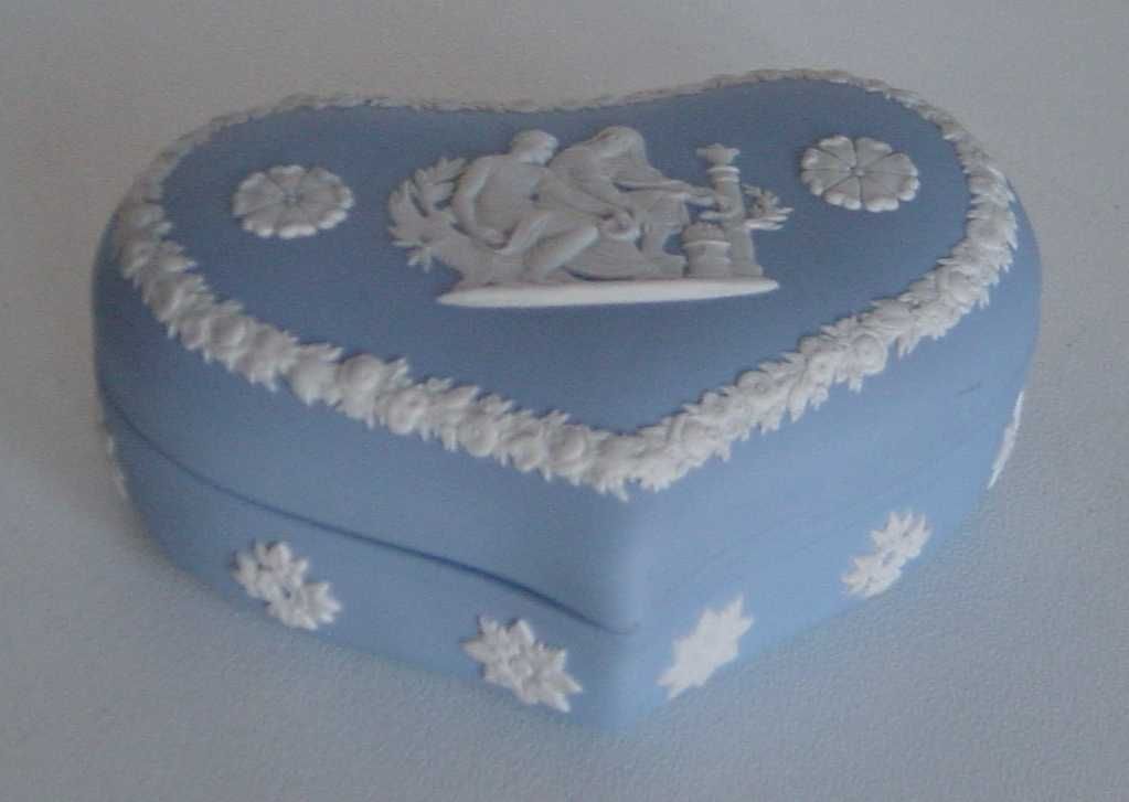 Caixa guarda jóias em porcelana "jasperware" Wedgwood Anos 50/60