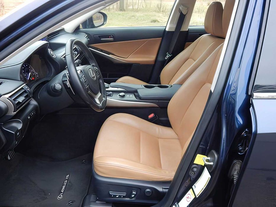 Lexus IS 300      2017