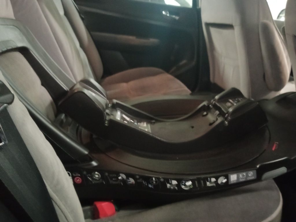 Britax Baby-Safe 3i-Size z bazą ISOFIX