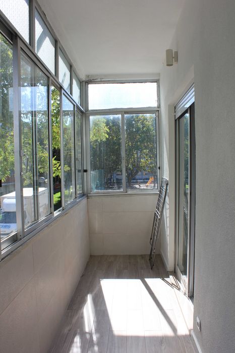 Quarto (solteiro com cama de casal) em apartamento remodelado