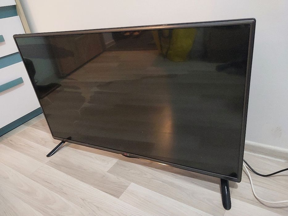 Telewizor LG 42LB5500 uszkodzony