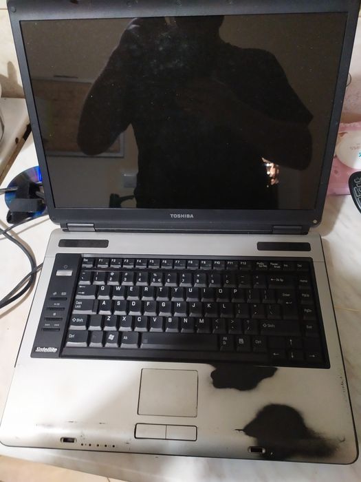 Laptop Toshiba satellite A100 -216