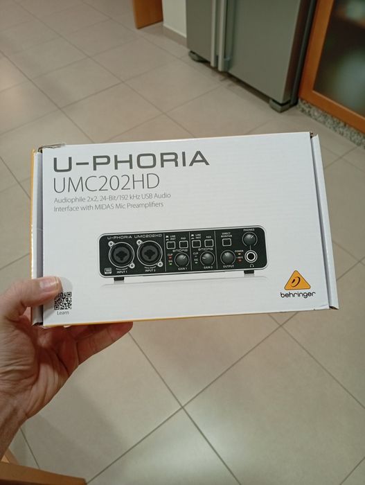 Interface beringher UMC202HD 2 canais