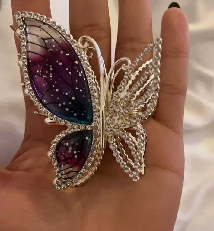 Wyjątkowa spinka w kształcie motyla